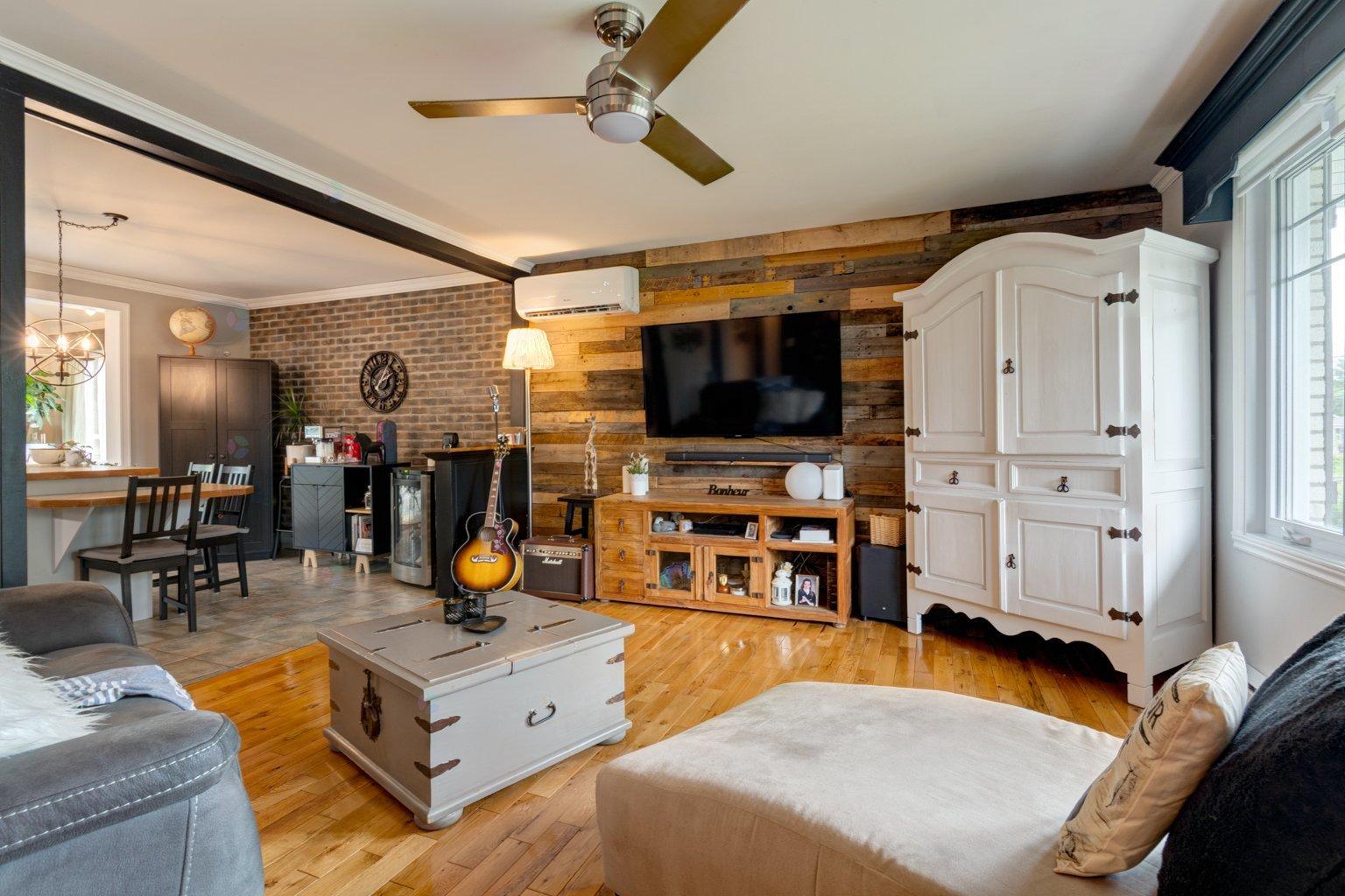 3209 Rue des Jardiniers Sorel-Tracy Quebec Canada J3R4Z3 5