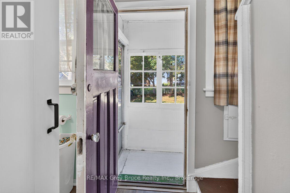 714 5th Street E, Owen Sound, Ontario  N4K 1E5 - Photo 12 - X13837476