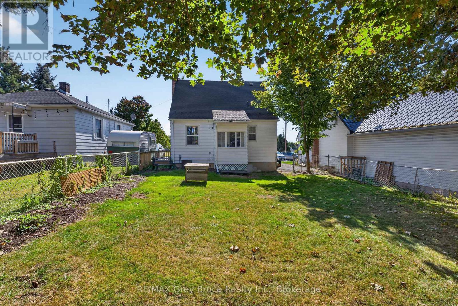714 5th Street E, Owen Sound, Ontario  N4K 1E5 - Photo 17 - X13837476