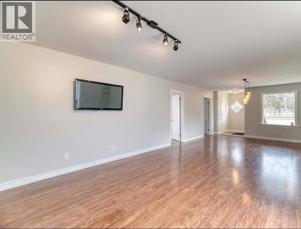 1107 Colborne Road, Sarnia, Ontario  N7V 3K8 - Photo 5 - 26024039