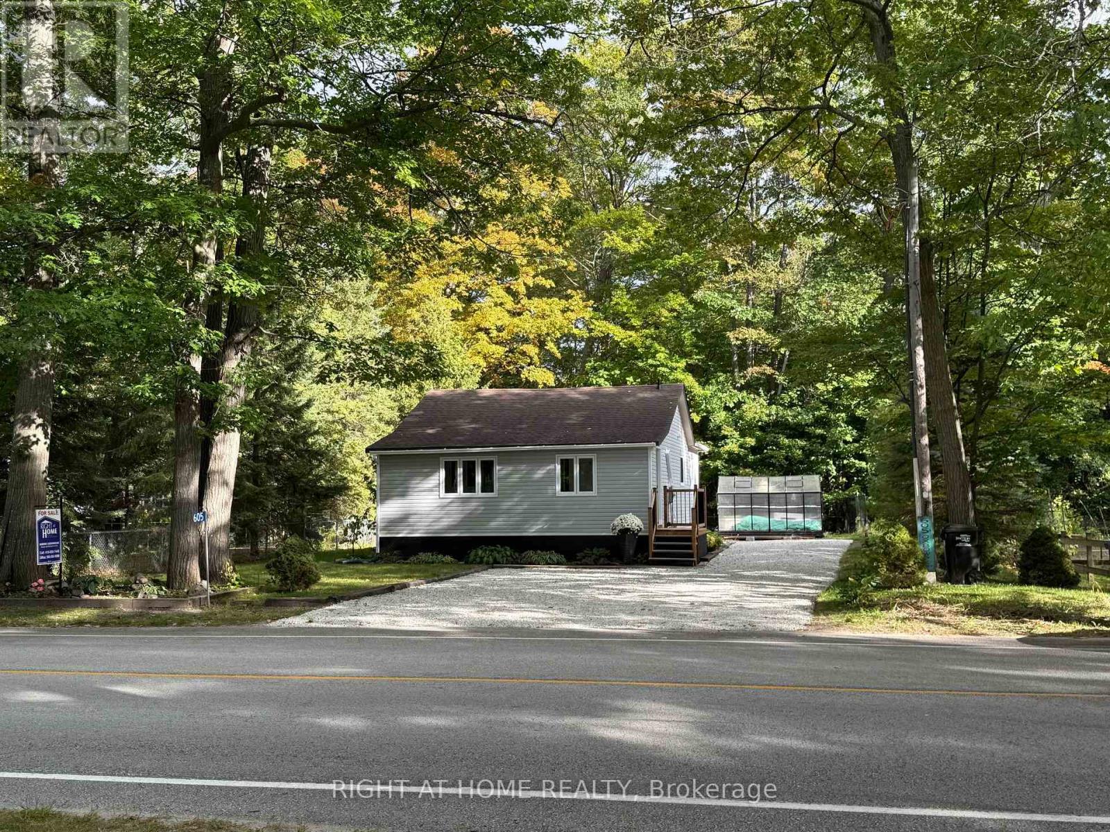 605 Oxbow Park Drive, Wasaga Beach, Ontario  L9Z 2T9 - Photo 12 - S13743090