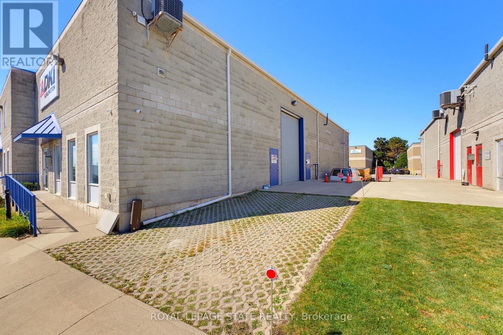 5018 South Service Road, Burlington, Ontario  L7L 5Y7 - Photo 2 - W13842678