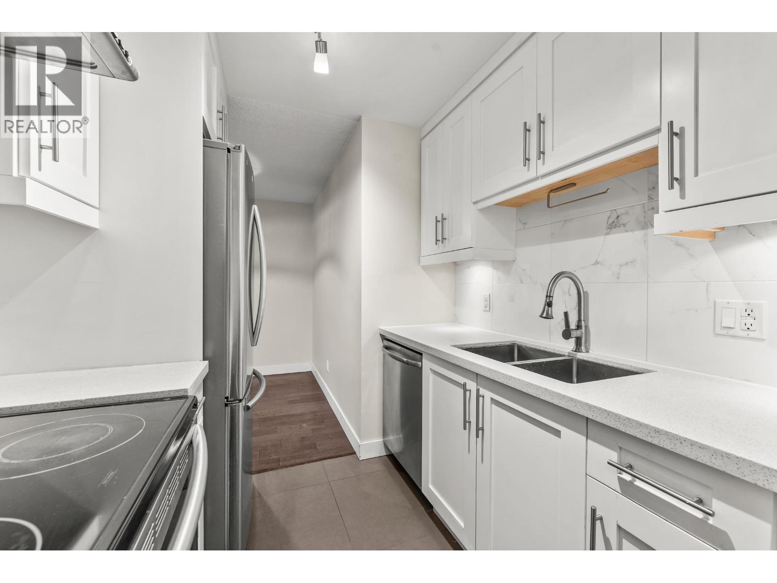 203 1611 E 3rd Avenue, Vancouver, British Columbia  V5N 1H1 - Photo 3 - R3170008