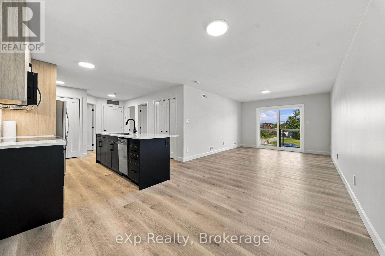 204 - 10 Hillside Meadow Drive, Quinte West, Ontario  K8V 0J7 - Photo 3 - X13845962