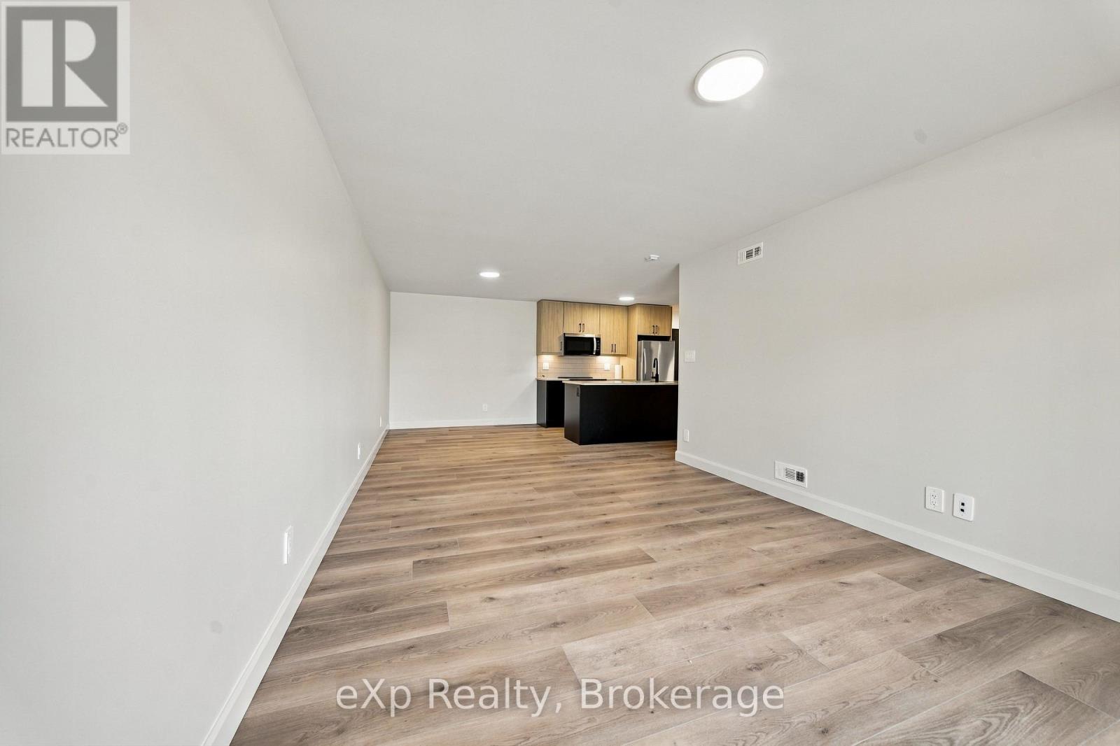 204 - 10 Hillside Meadow Drive, Quinte West, Ontario  K8V 0J7 - Photo 7 - X13845962