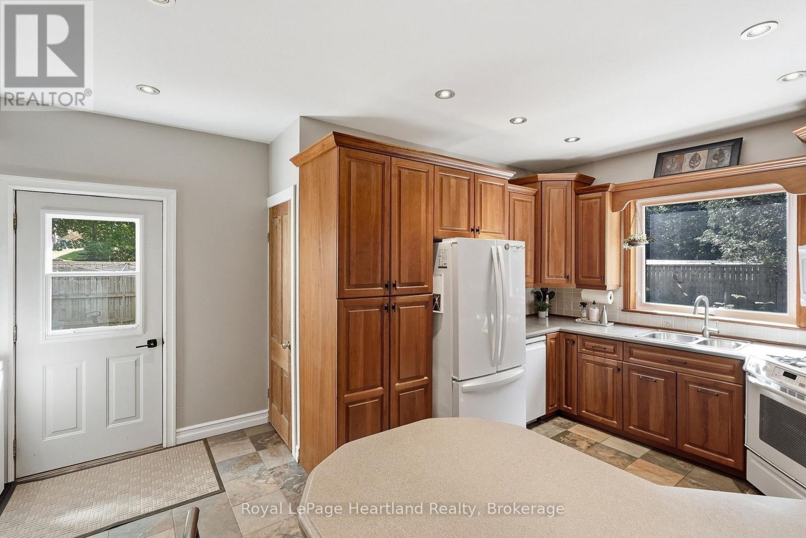 160 John Street E, North Huron, Ontario  N0G 2W0 - Photo 17 - X13846312