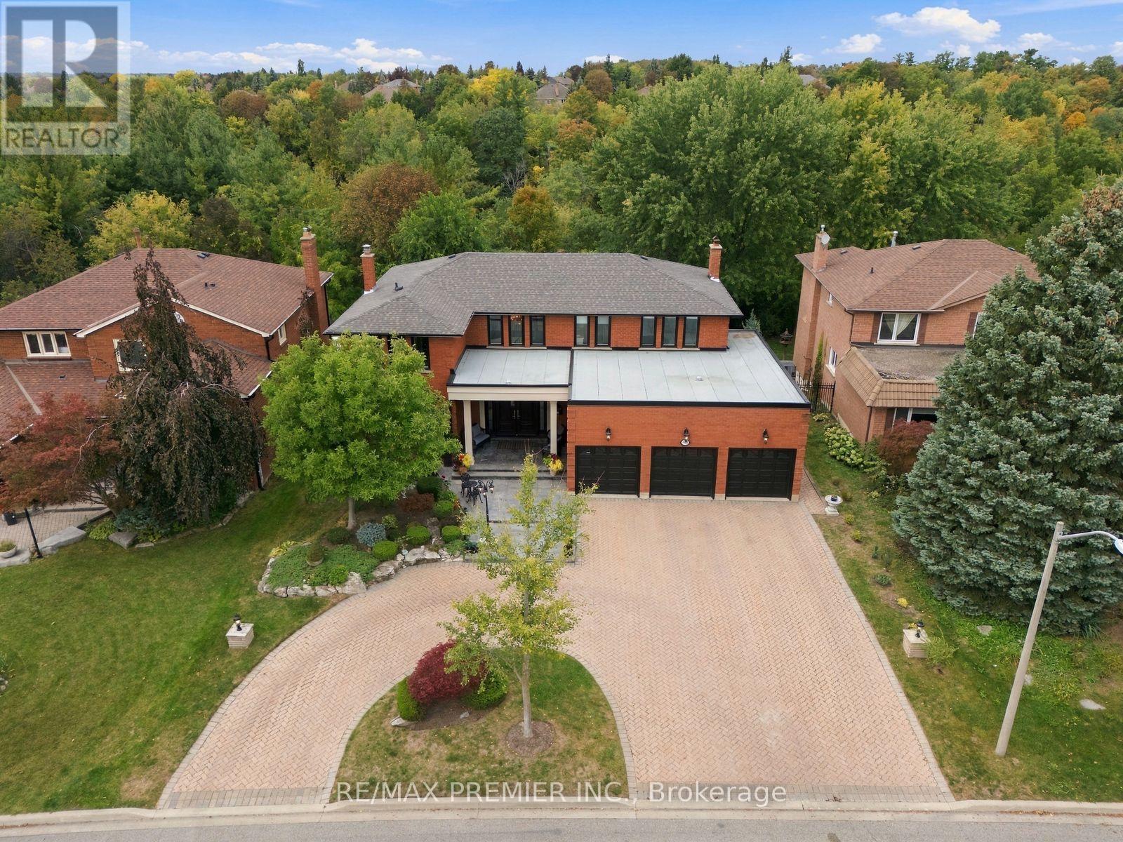 98 Cairnburg Place, Vaughan, Ontario  L4L 3L5 - Photo 2 - N13846192