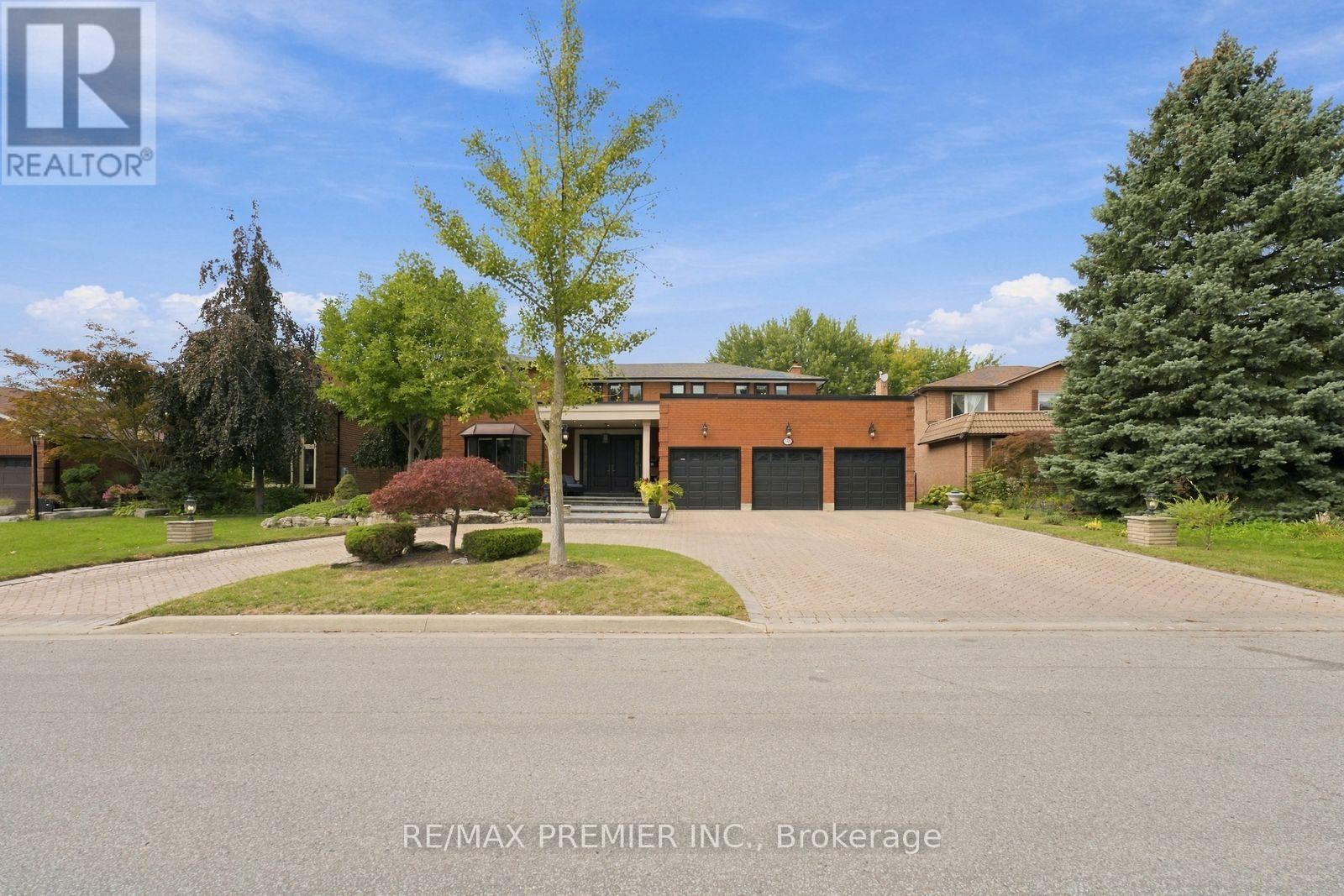 98 Cairnburg Place, Vaughan, Ontario  L4L 3L5 - Photo 3 - N13846192