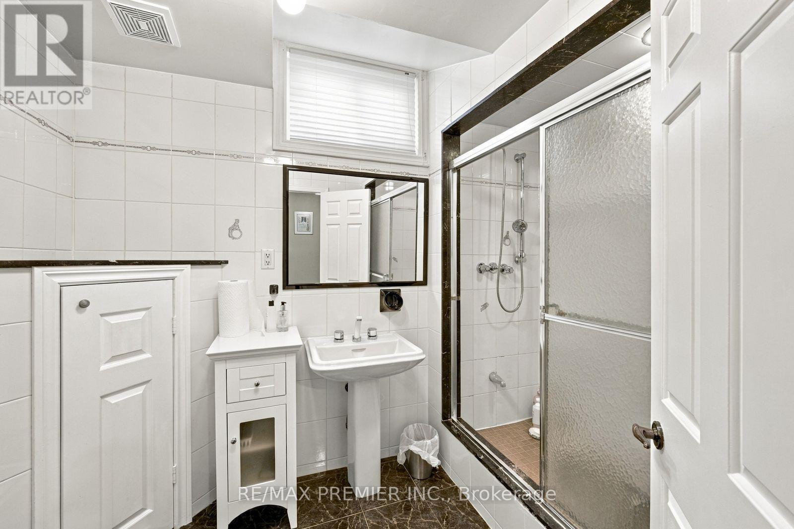 98 Cairnburg Place, Vaughan, Ontario  L4L 3L5 - Photo 47 - N13846192