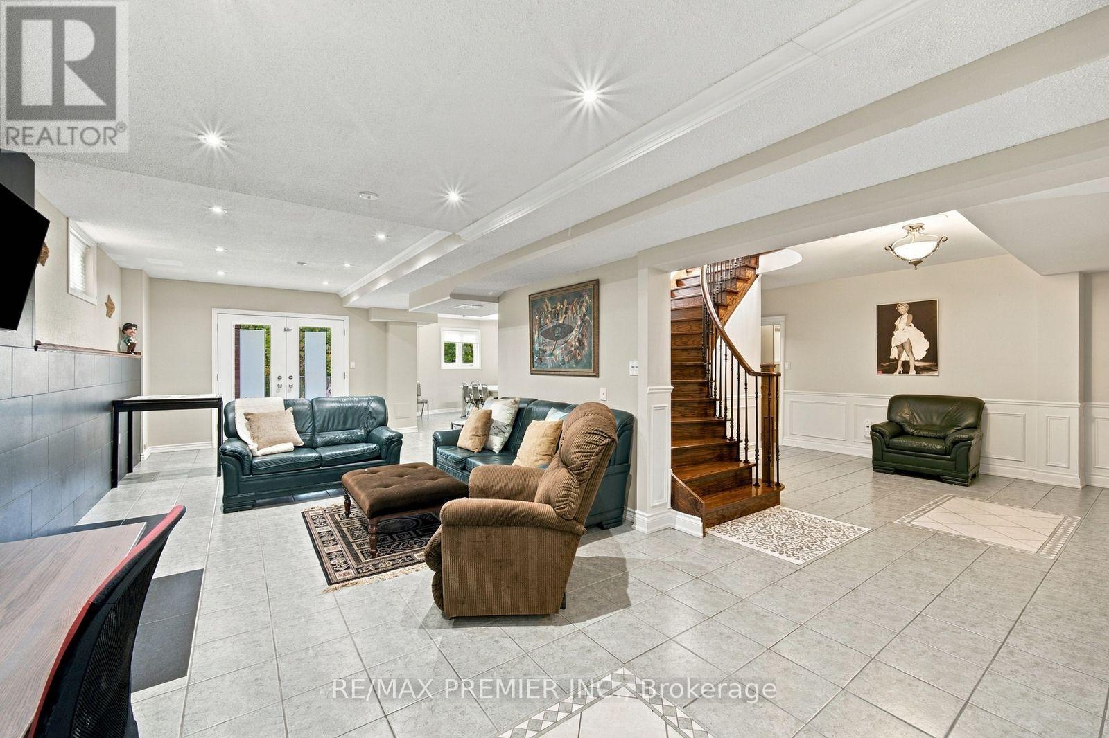 98 Cairnburg Place, Vaughan, Ontario  L4L 3L5 - Photo 42 - N13846192
