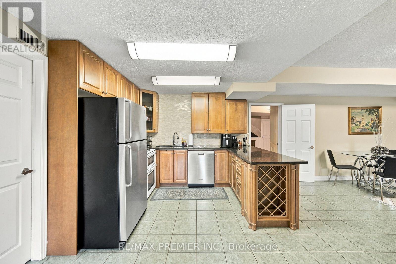 98 Cairnburg Place, Vaughan, Ontario  L4L 3L5 - Photo 45 - N13846192
