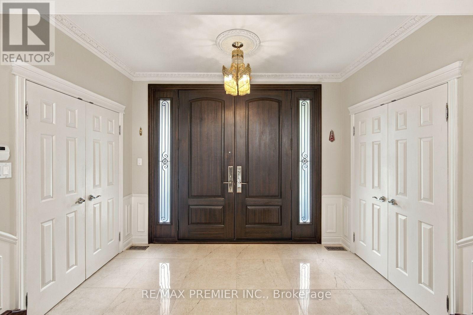 98 Cairnburg Place, Vaughan, Ontario  L4L 3L5 - Photo 7 - N13846192