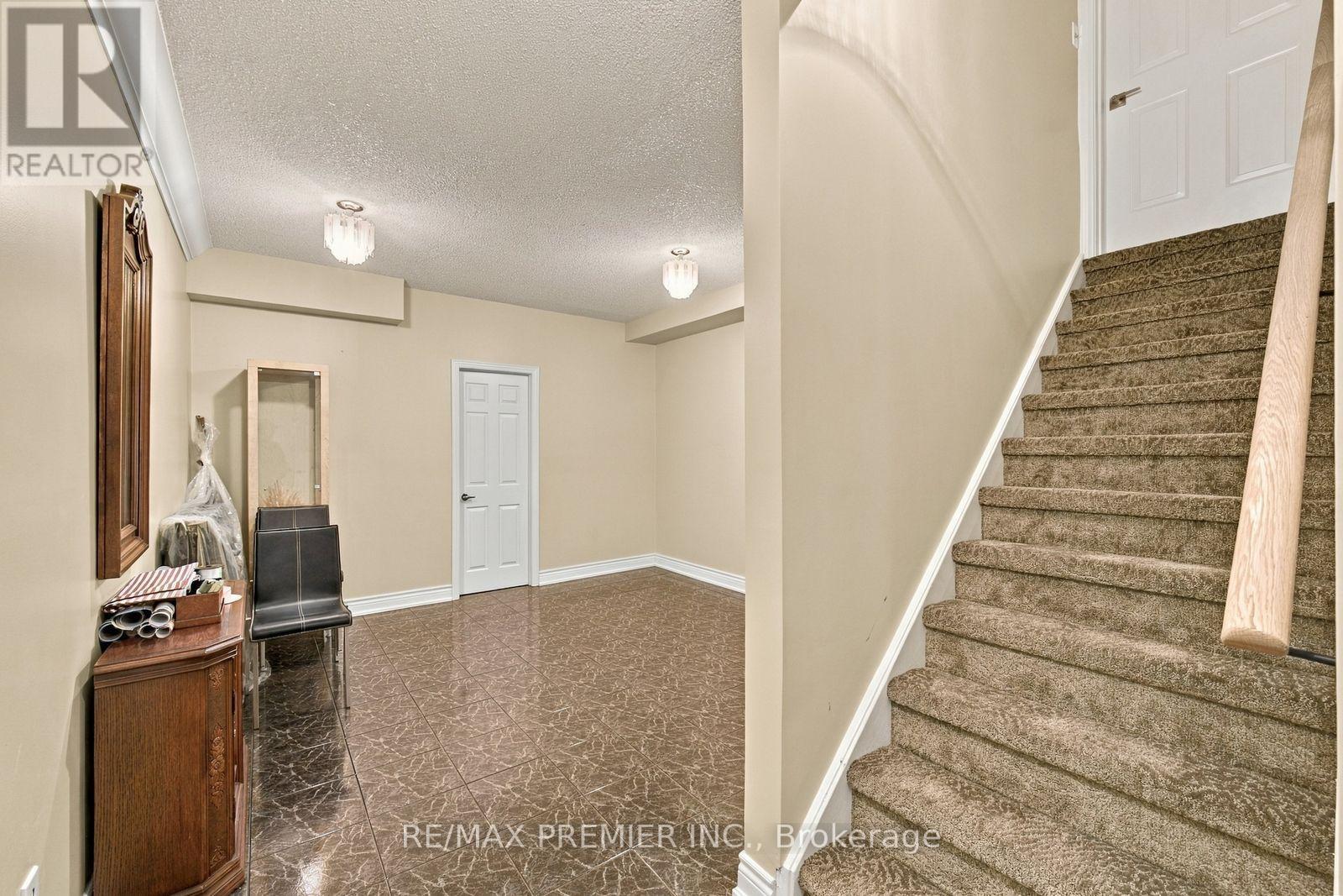 98 Cairnburg Place, Vaughan, Ontario  L4L 3L5 - Photo 46 - N13846192