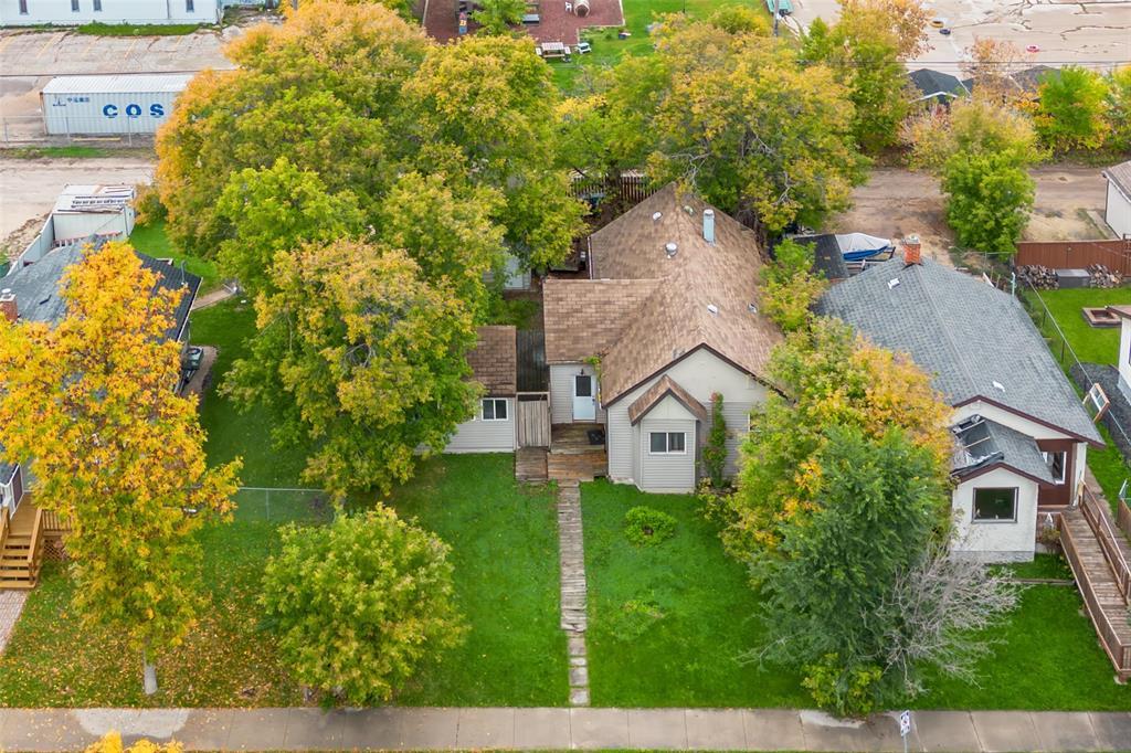 43 Vivian Avenue, Winnipeg, Manitoba  R2M 0E5 - Photo 2 - 202624573