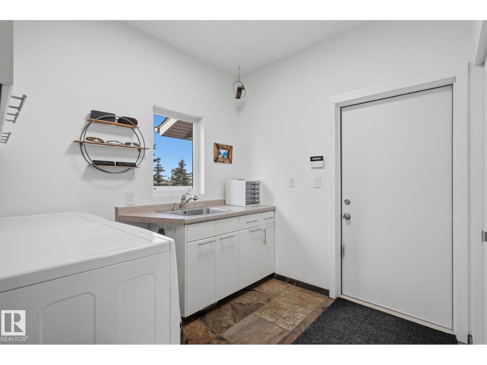1730 ELLERSLIE RD SW