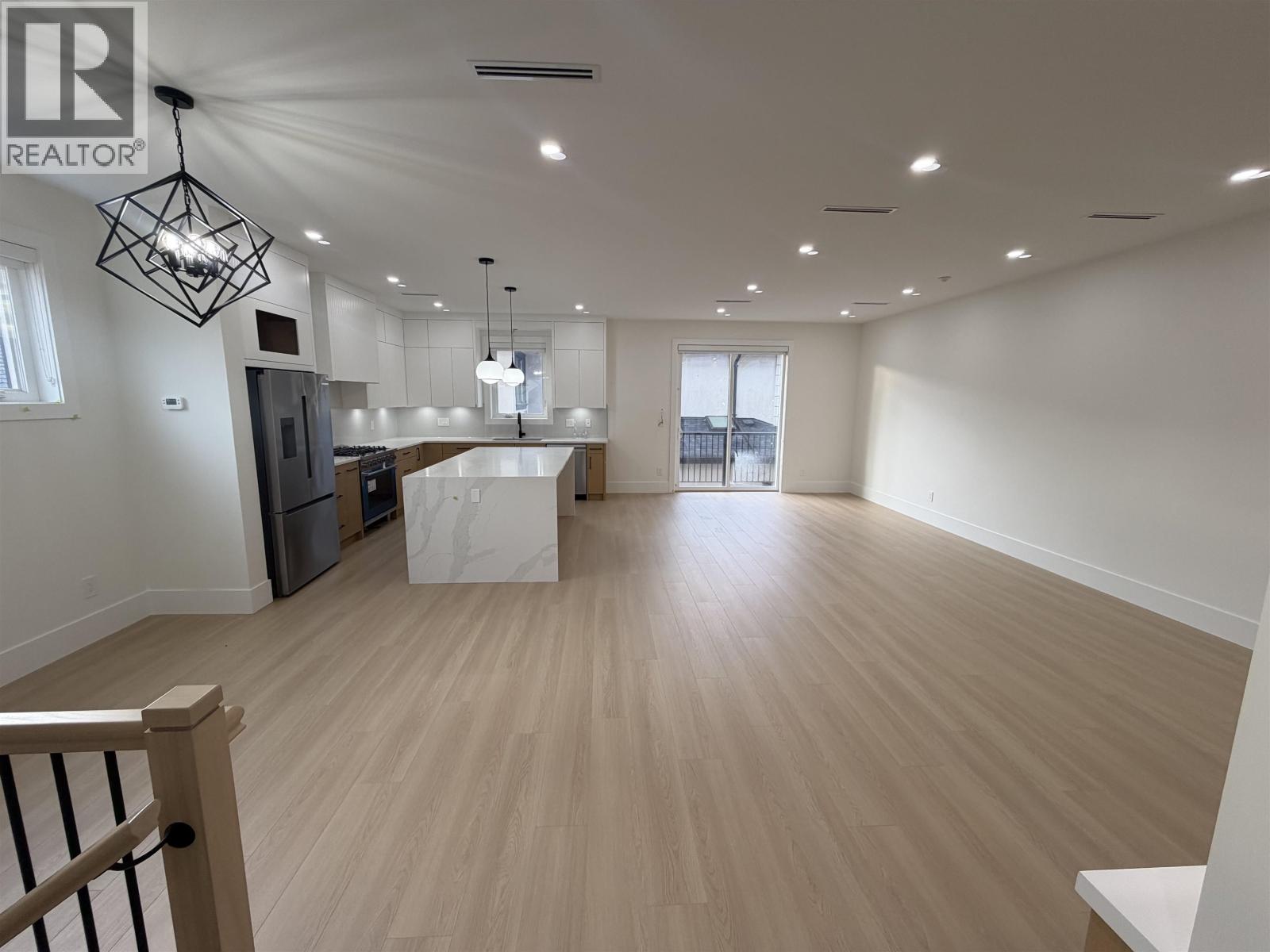 1 7087 Mary Avenue, Burnaby, British Columbia  V5E 3K1 - Photo 3 - R3169351