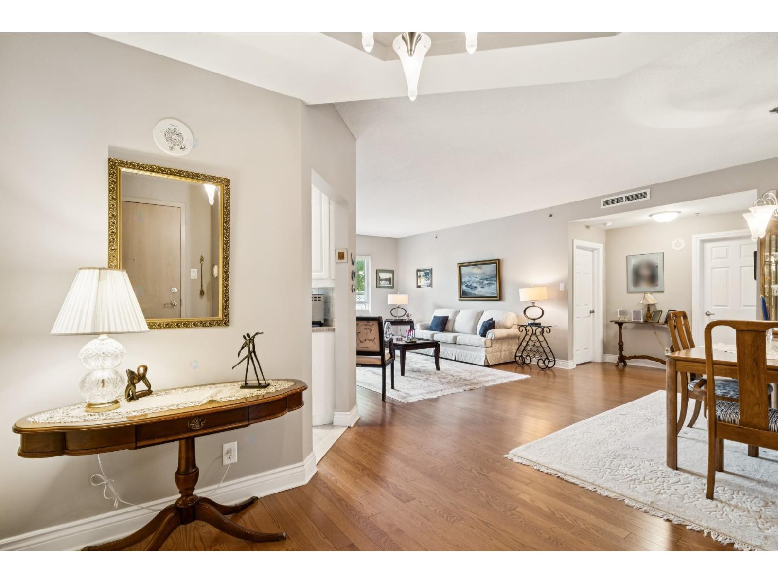 2535 Rue Modugno|#206 Montréal (Saint-Laurent) Quebec Canada H4R3G7 5