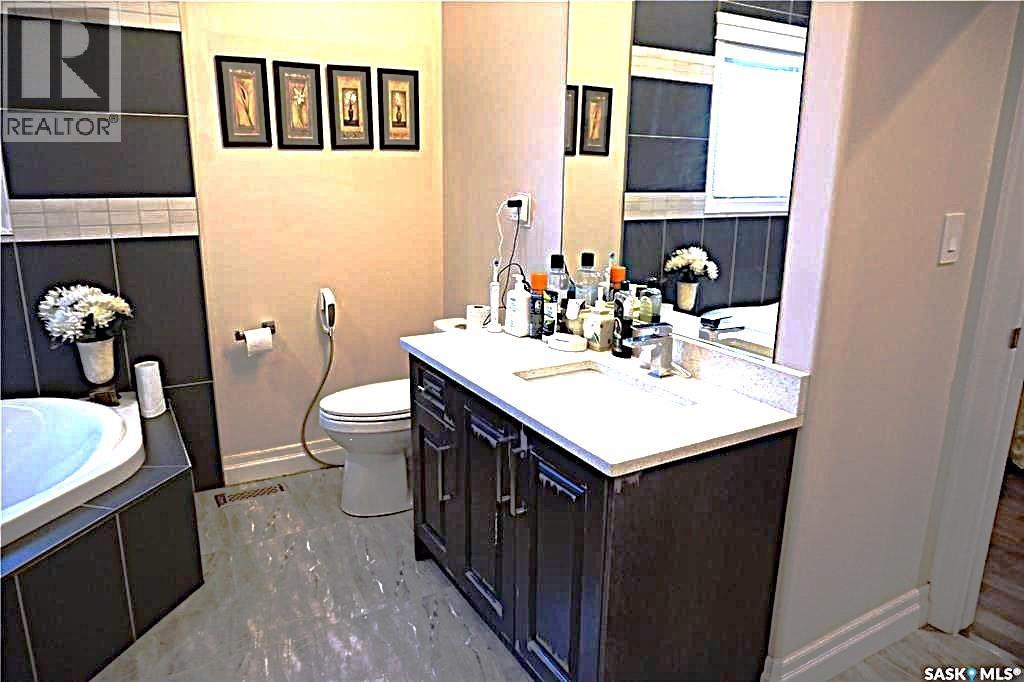 319 Roy Crescent, Saskatoon, Saskatchewan  S7W 0L1 - Photo 61 - SK049749
