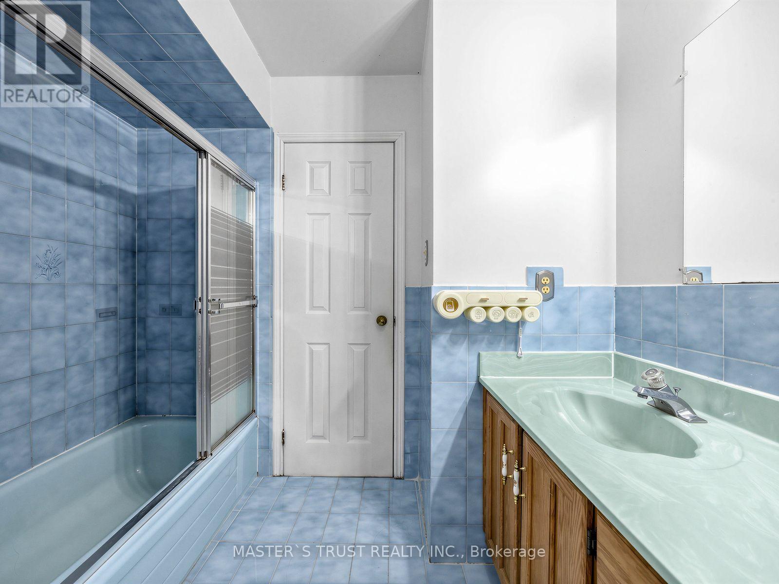 858 Wetherby Lane, Mississauga, Ontario  L4W 4S9 - Photo 21 - W13833316