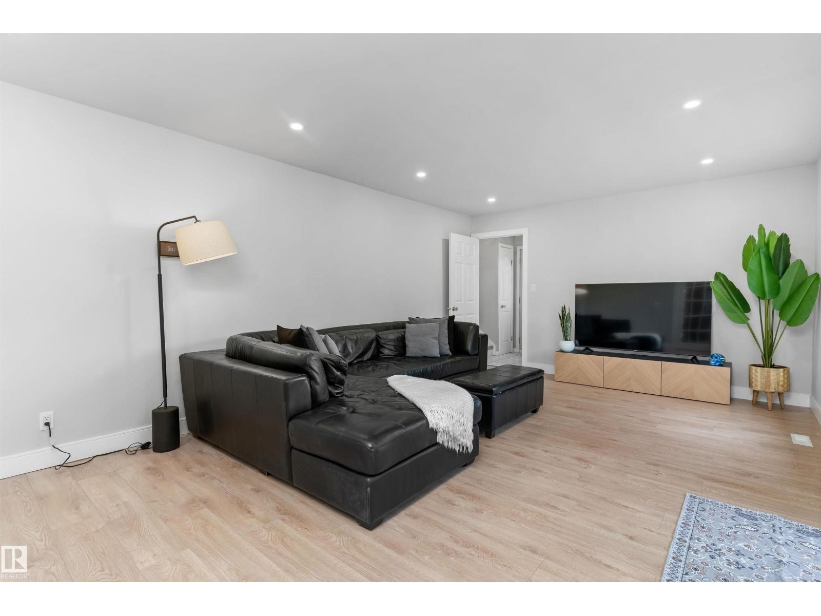 #14 52224 RGE ROAD 275