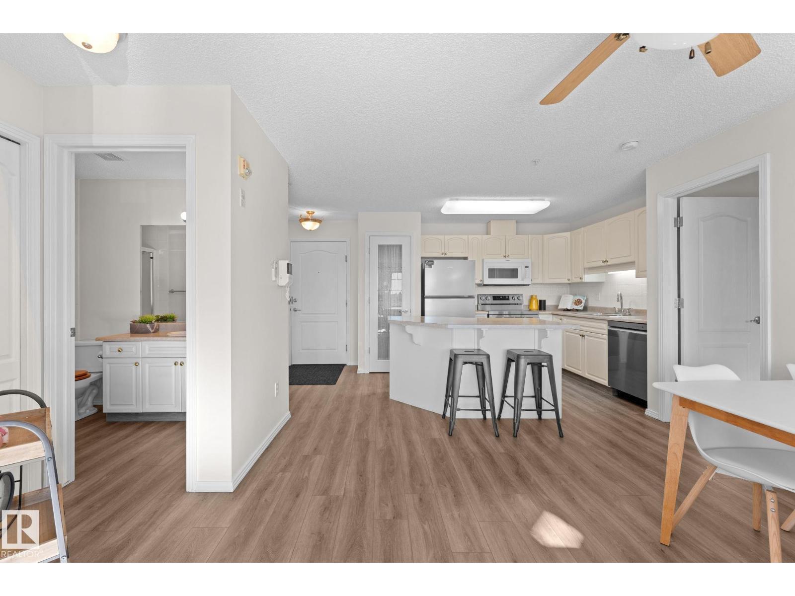 #207 2420 108 ST NW