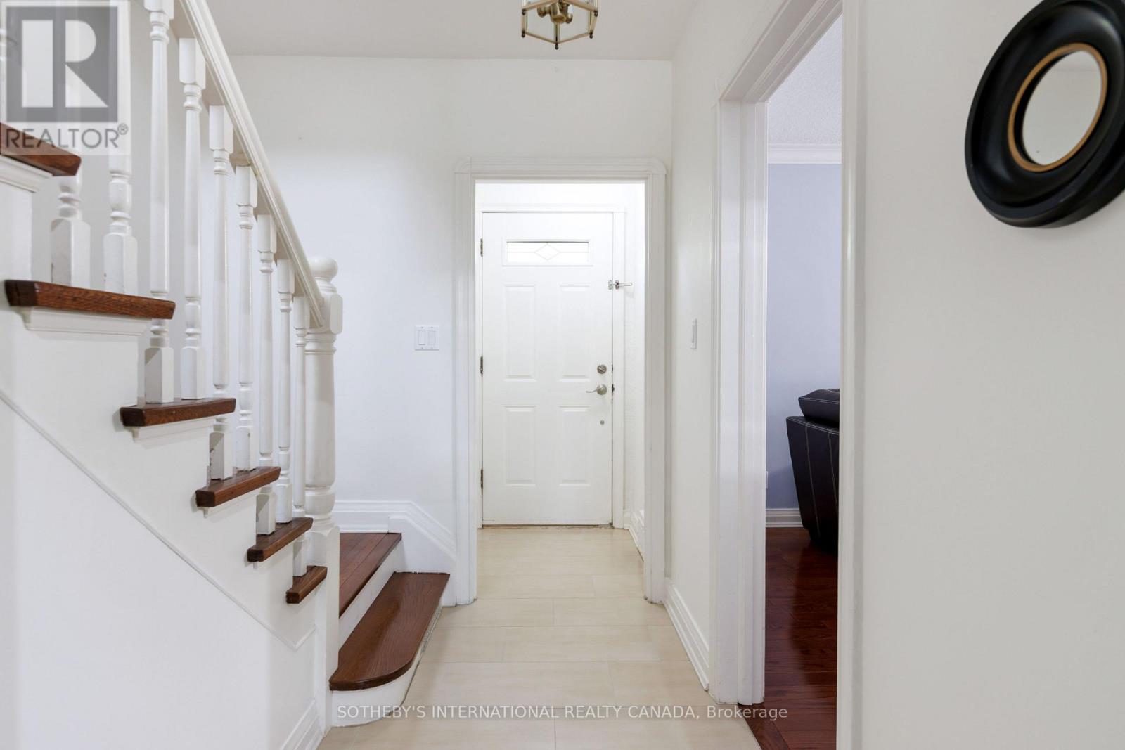 145 Brentwood Road N, Toronto, Ontario  M8X 2C8 - Photo 3 - W13844704