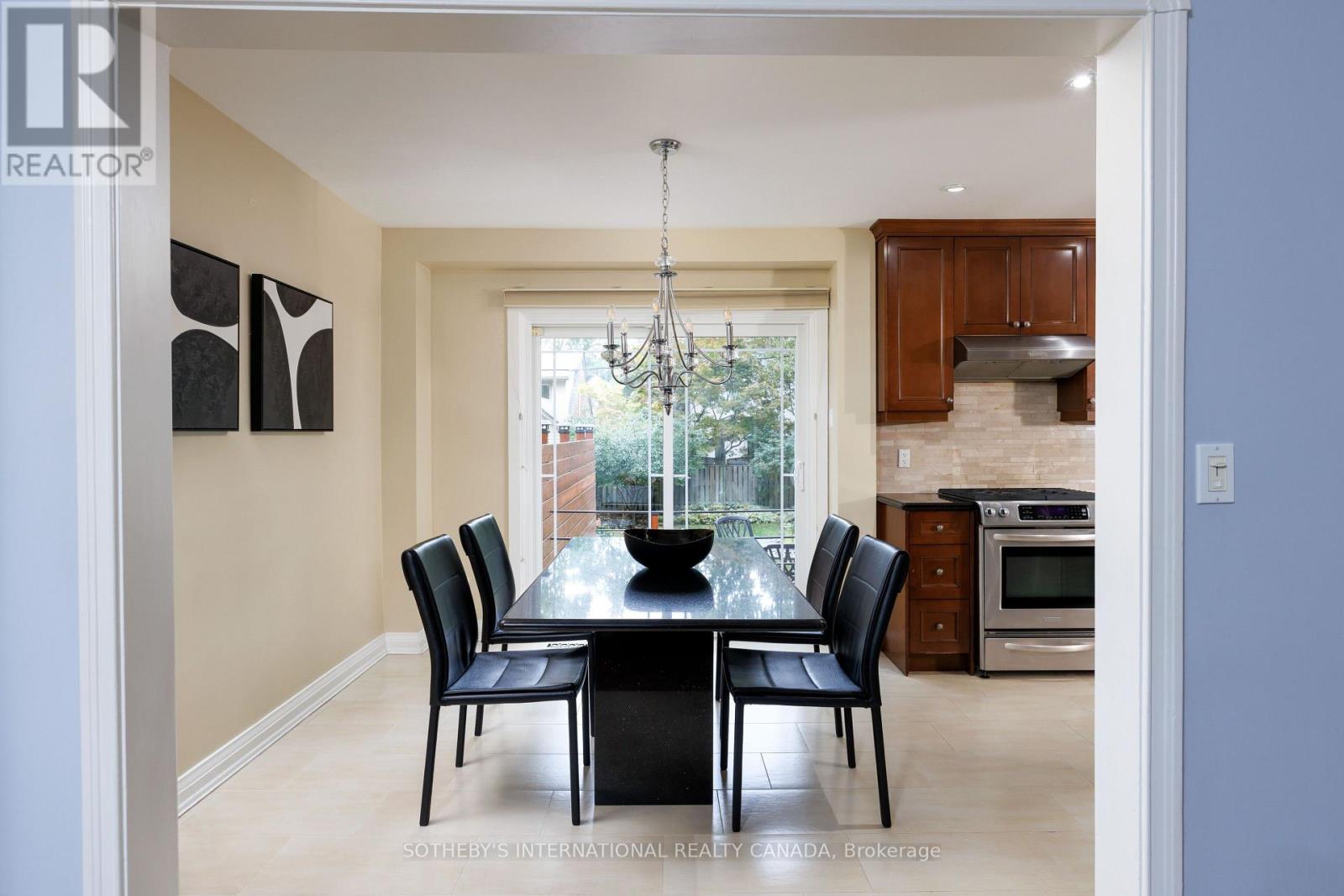 145 Brentwood Road N, Toronto, Ontario  M8X 2C8 - Photo 7 - W13844704