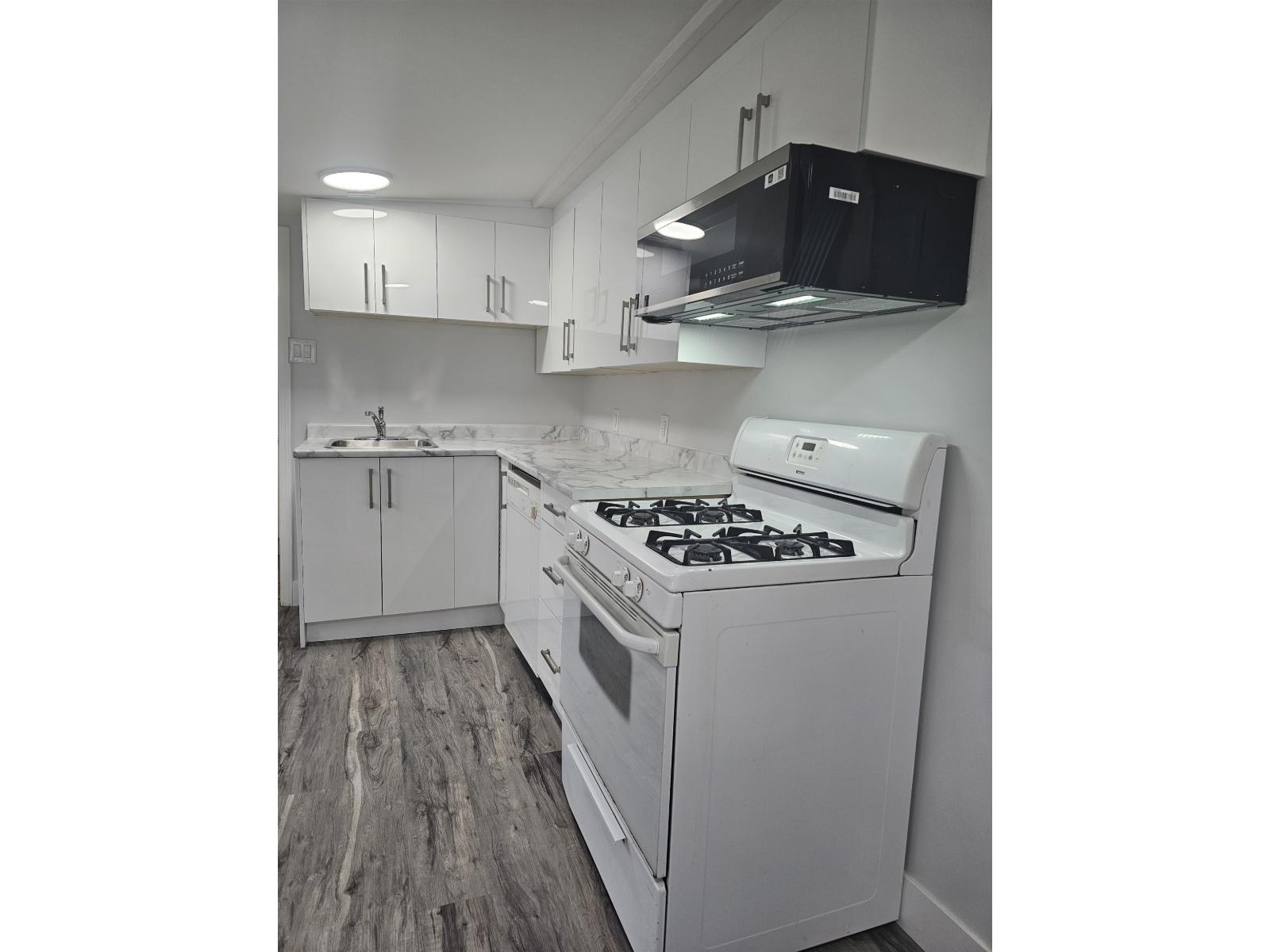 14729 Gordon Avenue, White Rock, British Columbia  V4B 2A6 - Photo 9 - R3139197