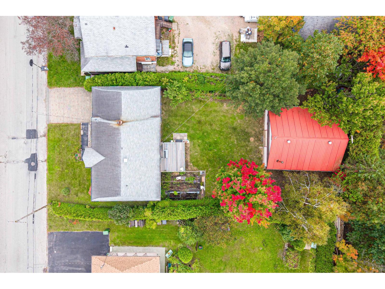 2482 Rue Hertel Sherbrooke (Les Nations) Quebec Canada J1J2J2 3
