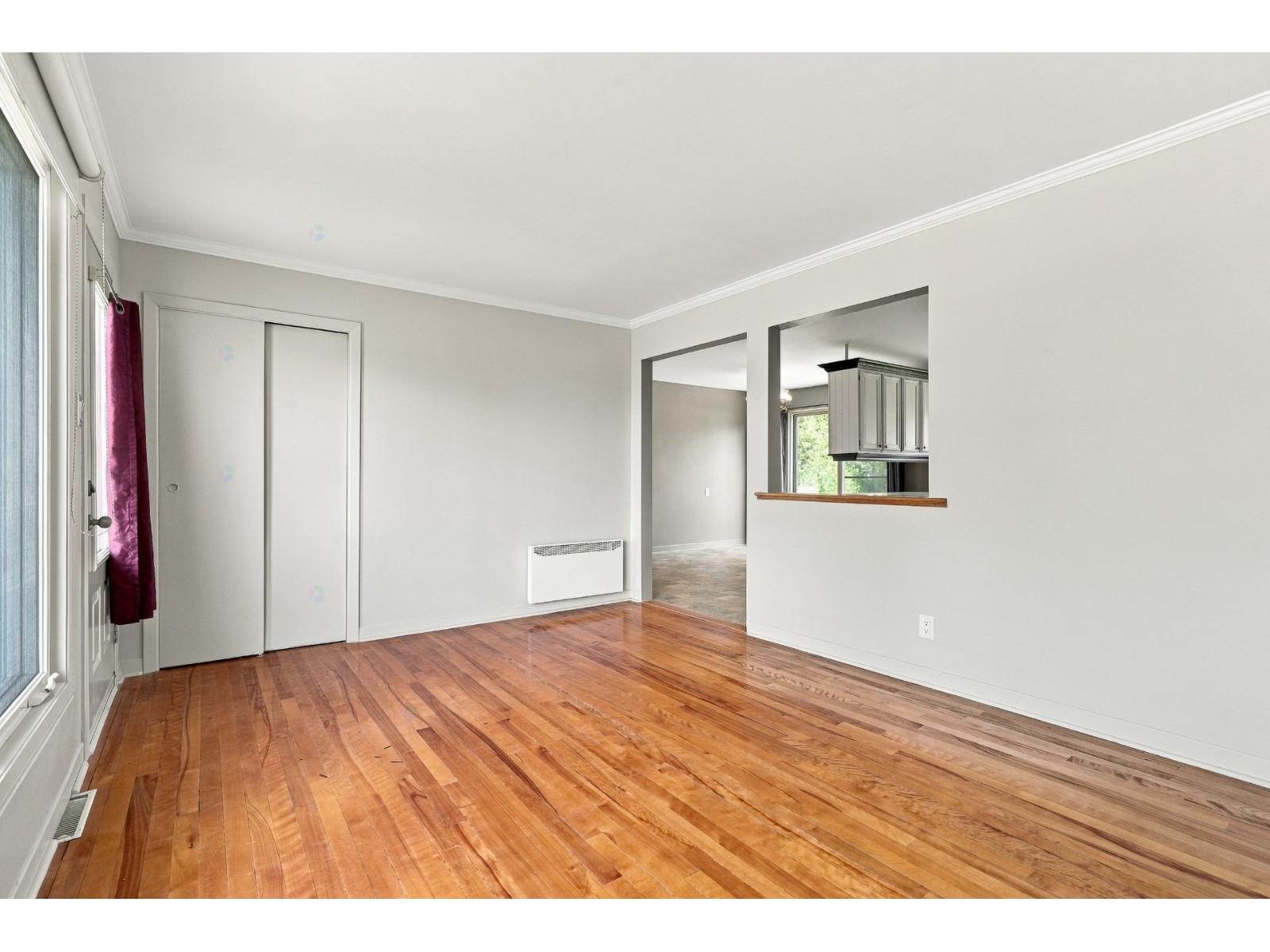 971 Rue des Muguets Sherbrooke (Fleurimont) Quebec Canada J1E1K2 3