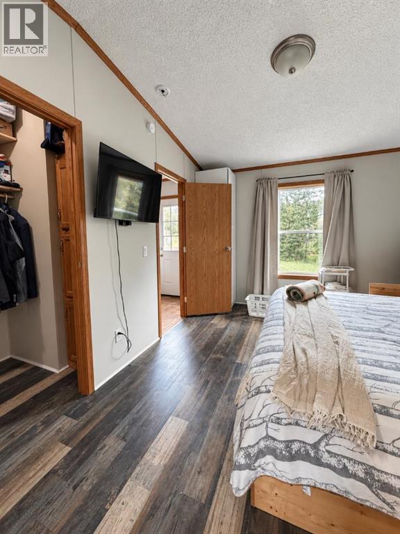 6, 115025 Township Road 584