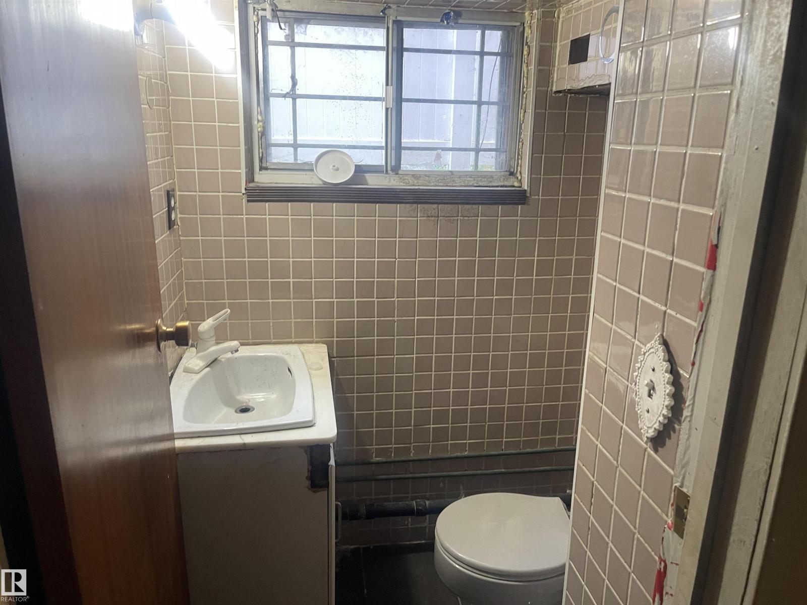 11444 97 ST NW