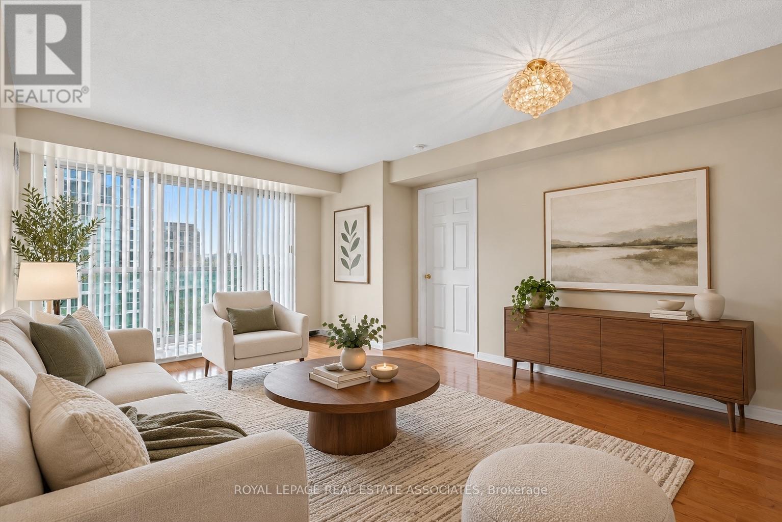 908 - 7 MICHAEL POWER PLACE, Toronto, Ontario
