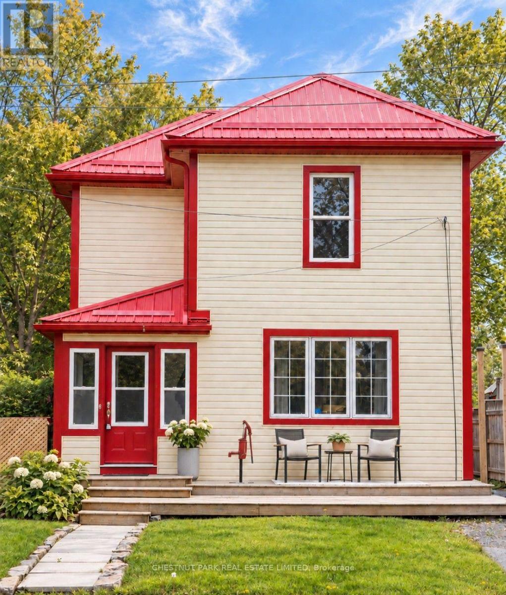 16 STANLEY STREET, Prince Edward County, Ontario