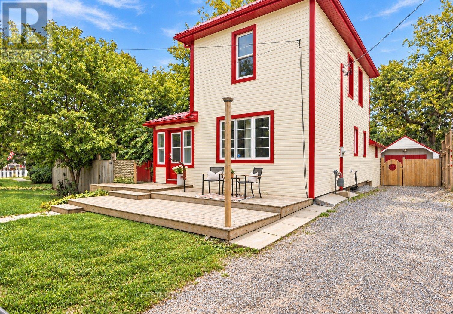 16 Stanley Street, Prince Edward County, Ontario  K0K 1G0 - Photo 2 - X13846438
