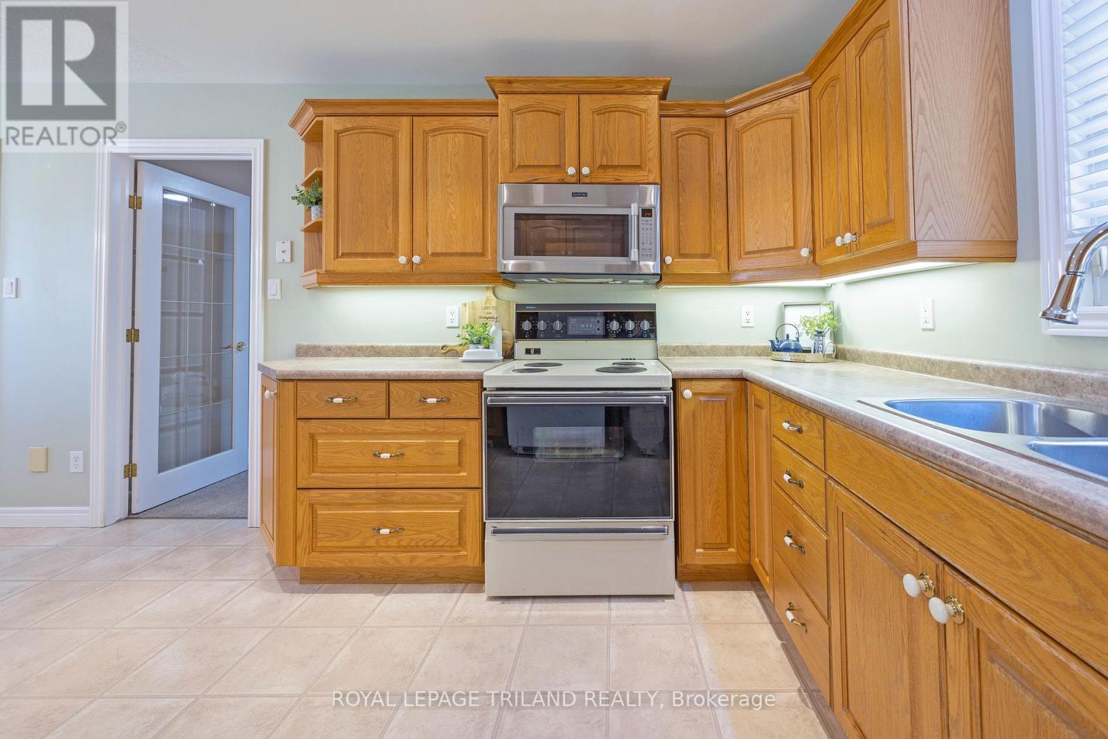 10001 Wellington Road, Southwold, Ontario  N5P 3T1 - Photo 16 - X13846530