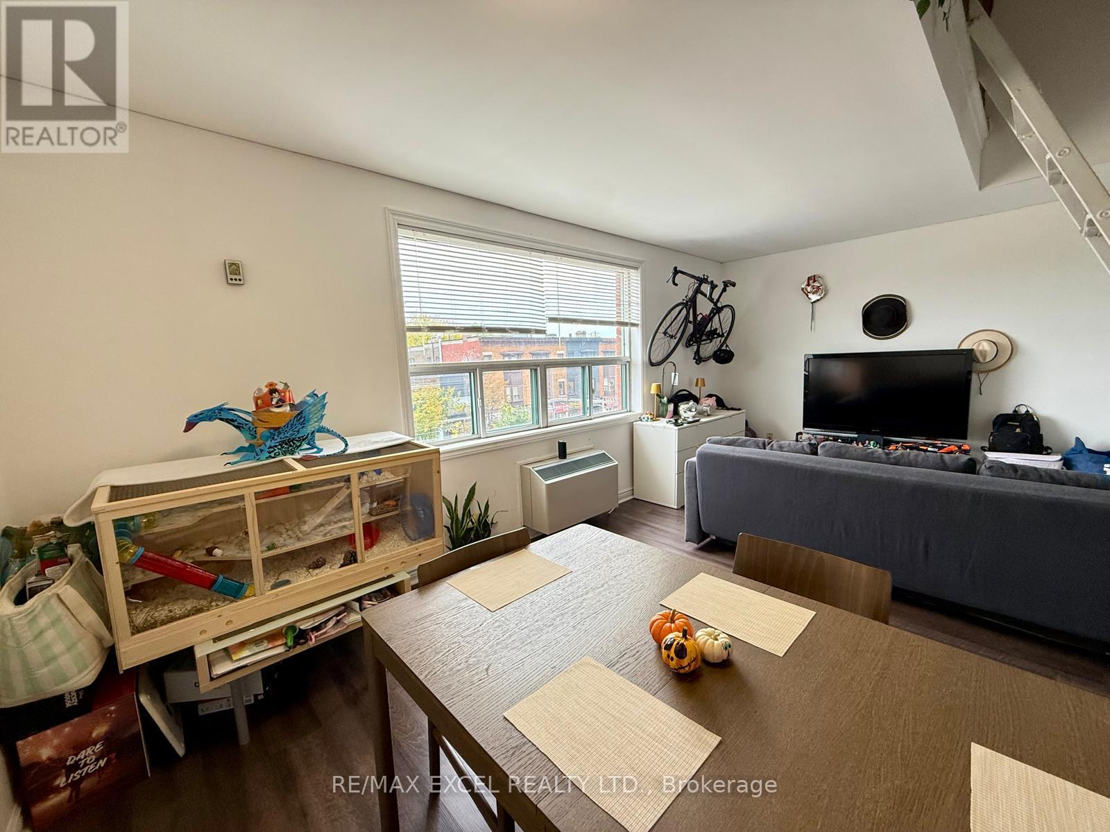 305 - 666 St Clair Avenue W, Toronto, Ontario  M6C 1B1 - Photo 12 - C13846488