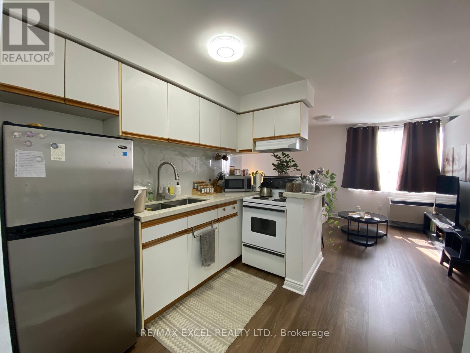 203 - 666 St Clair Avenue W, Toronto, Ontario  M6C 1B1 - Photo 14 - C13846512