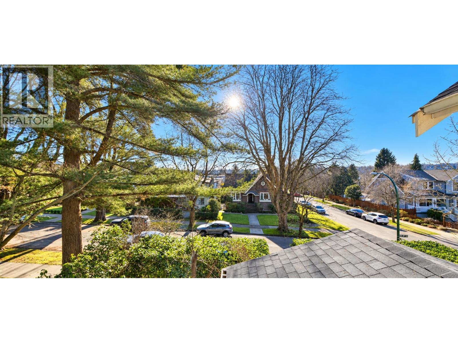2491 W 14th Avenue, Vancouver, British Columbia  V6K 2W4 - Photo 2 - R3171031