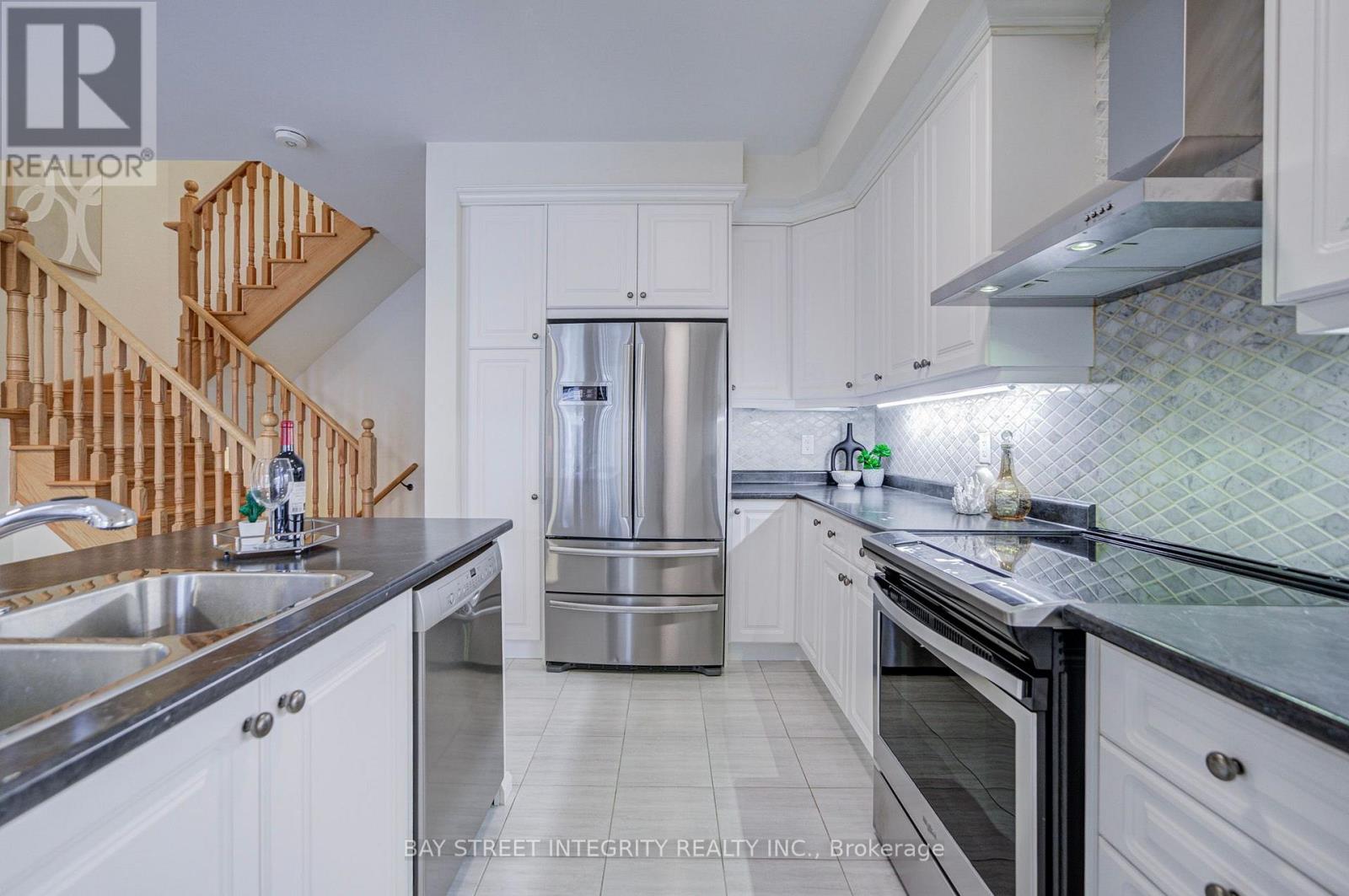 202 Vivant Street, Newmarket, Ontario  L3X 0K7 - Photo 18 - N13846506