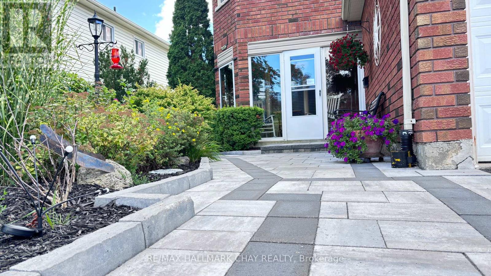 79 Browning Trail, Barrie, Ontario  L4N 6J4 - Photo 3 - S13846500
