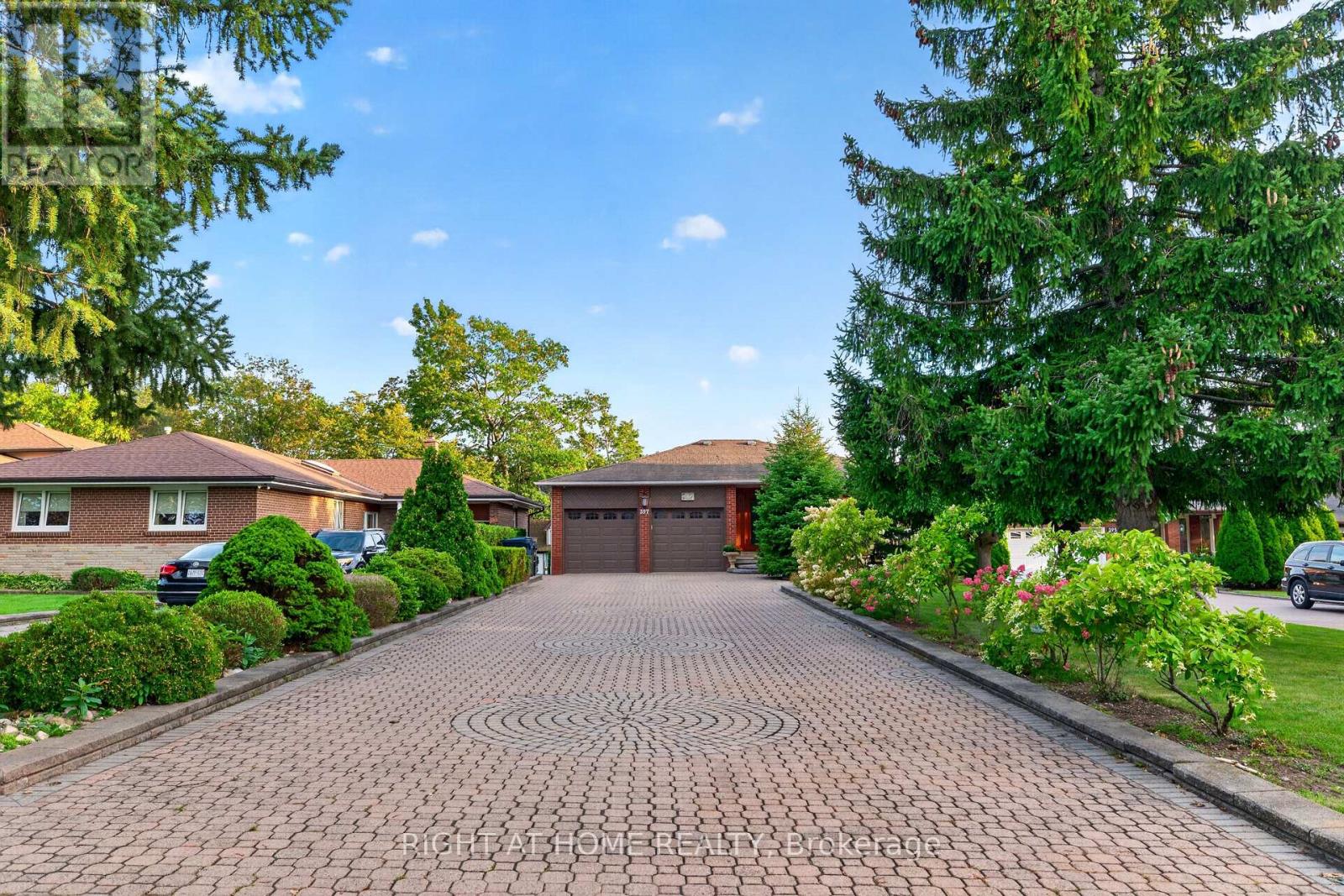 397 MAPLE LEAF DRIVE, Toronto, Ontario