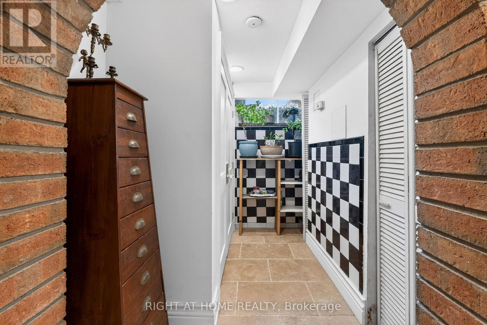 397 Maple Leaf Drive, Toronto, Ontario  M6L 1P4 - Photo 22 - W13846522
