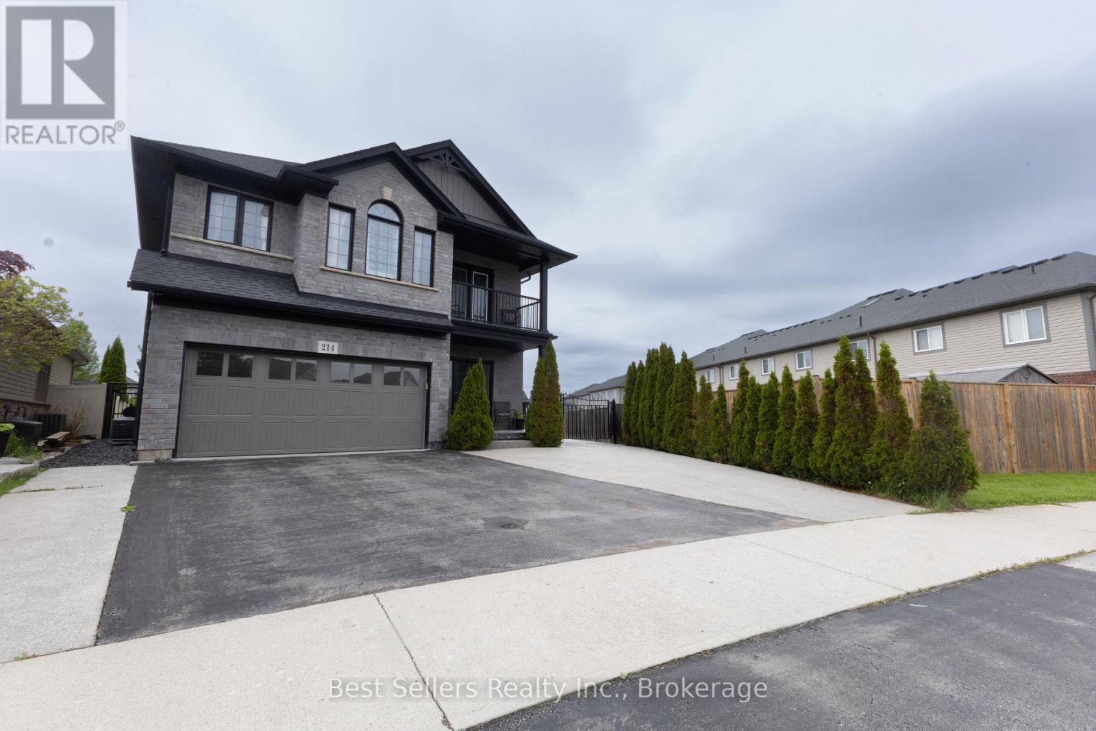 214 Cardinal Crescent, Welland, Ontario  L3C 0B1 - Photo 2 - X13846482