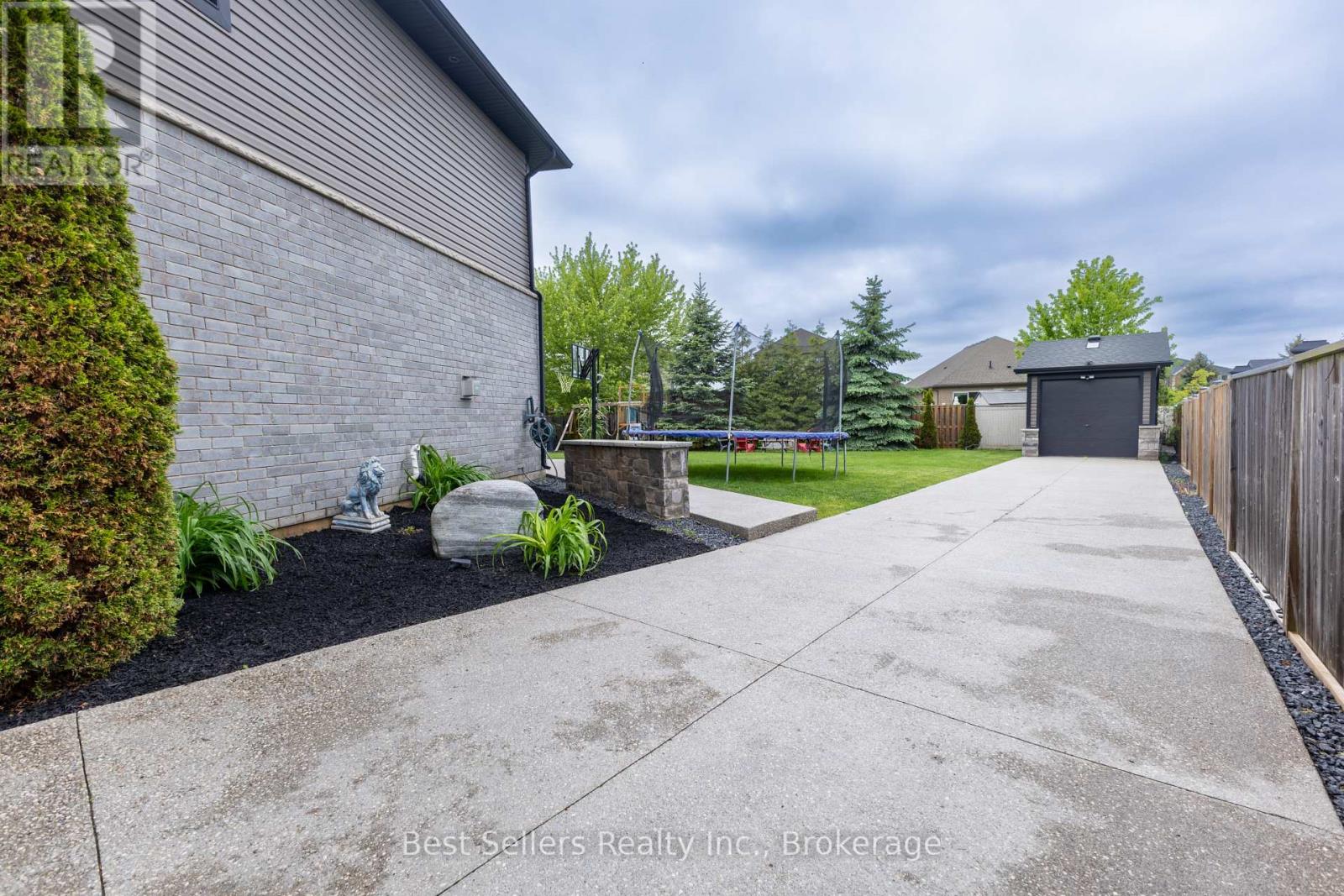 214 Cardinal Crescent, Welland, Ontario  L3C 0B1 - Photo 4 - X13846482