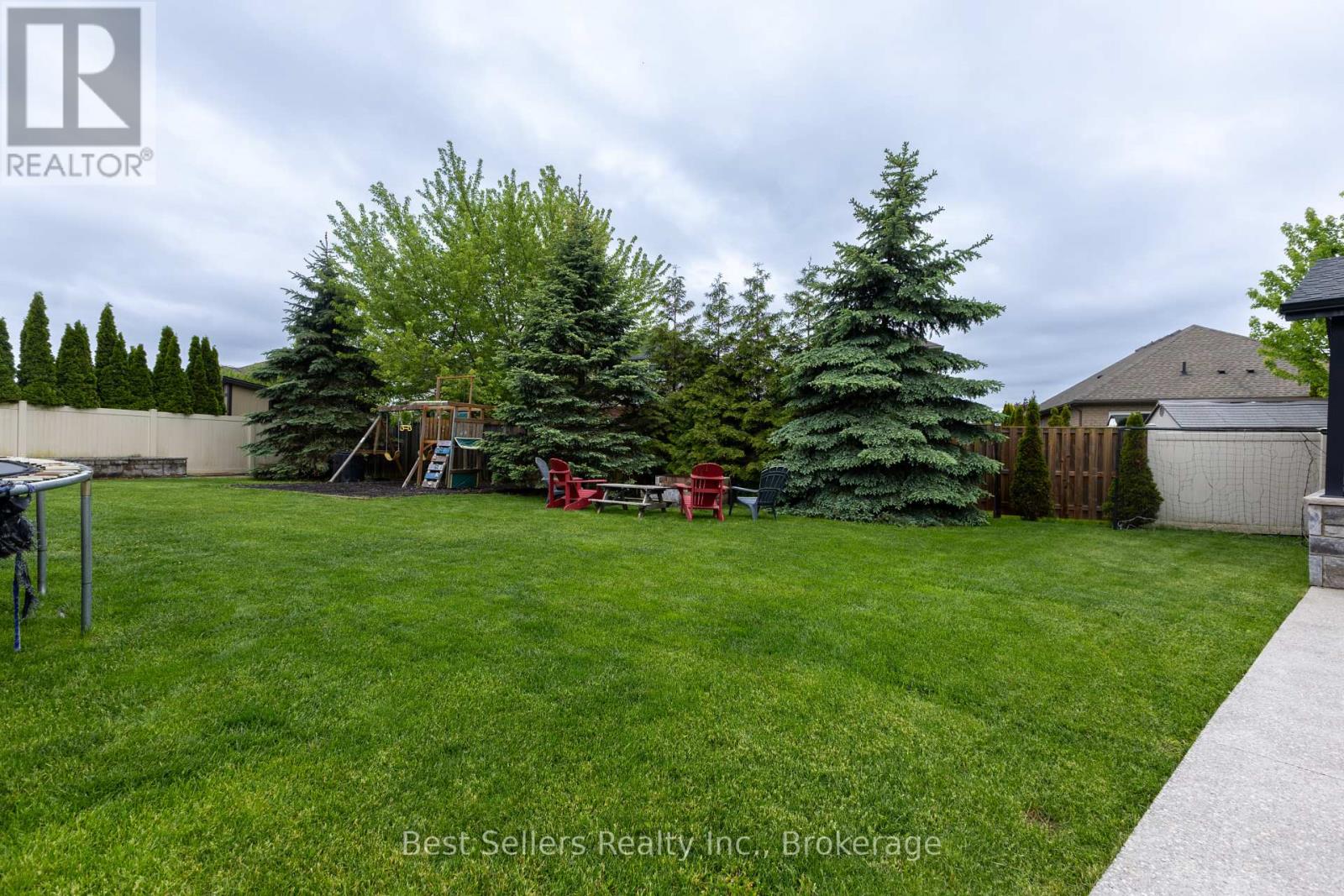 214 Cardinal Crescent, Welland, Ontario  L3C 0B1 - Photo 5 - X13846482