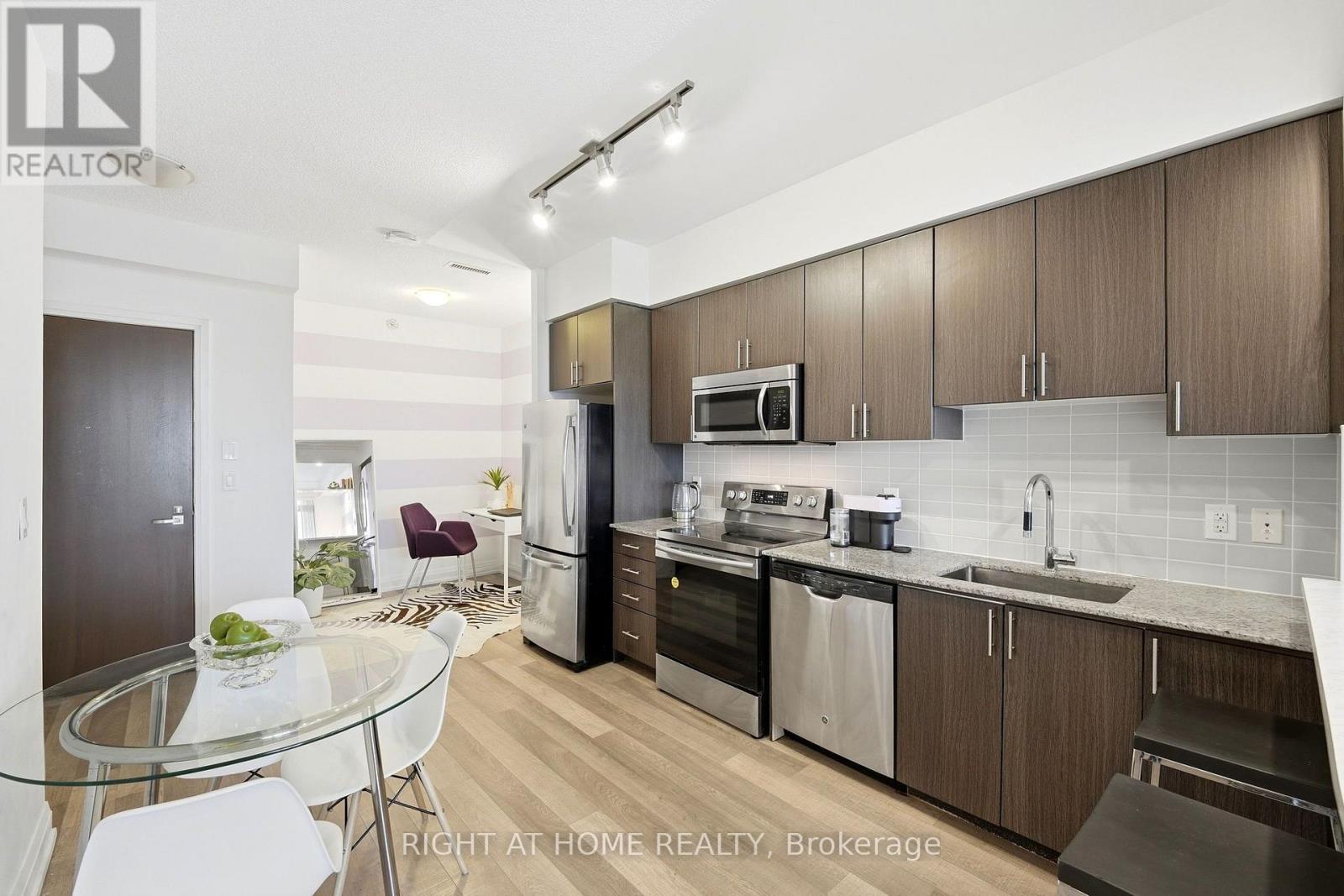 1702 - 7171 Yonge Street, Markham, Ontario  L3T 0C5 - Photo 8 - N13846554