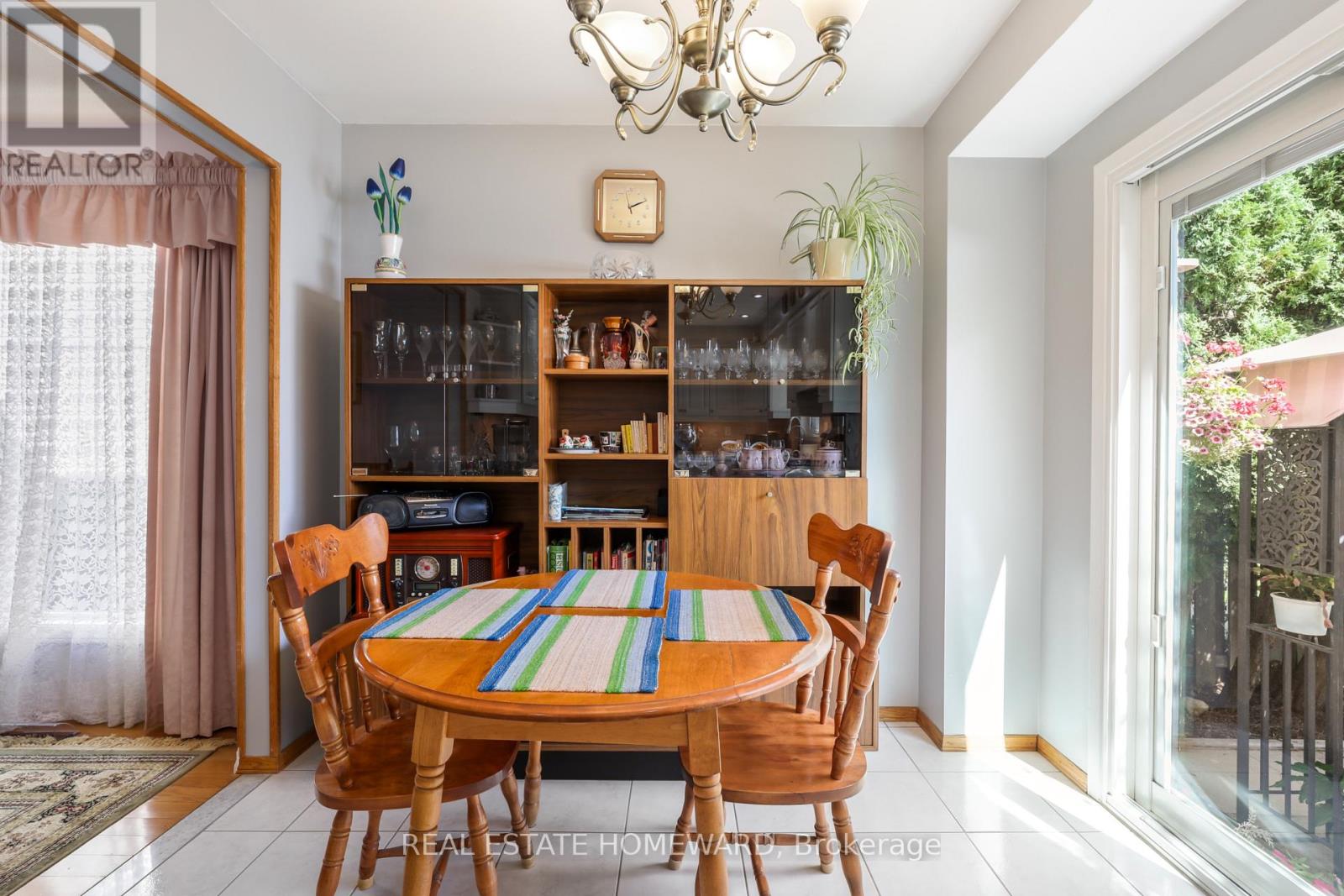 6399 Colebrook Crescent, Mississauga, Ontario  L5N 3E3 - Photo 13 - W13846568