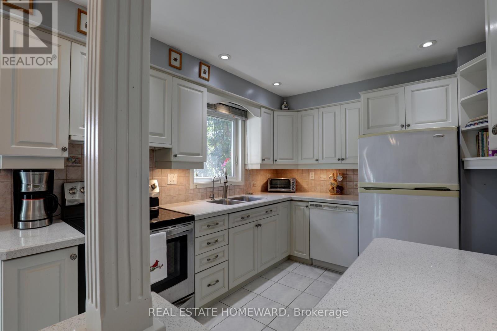 6399 Colebrook Crescent, Mississauga, Ontario  L5N 3E3 - Photo 17 - W13846568