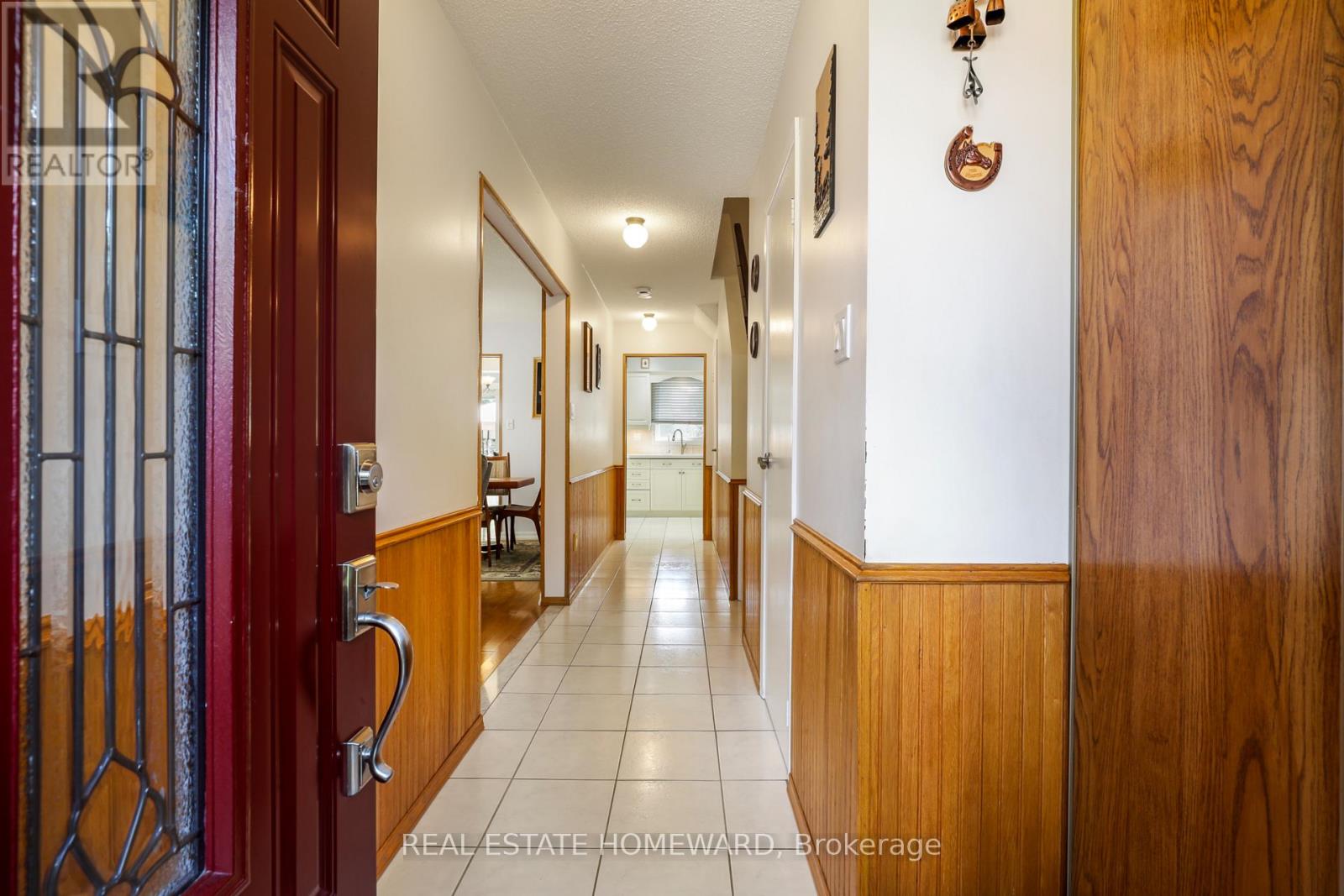 6399 Colebrook Crescent, Mississauga, Ontario  L5N 3E3 - Photo 4 - W13846568